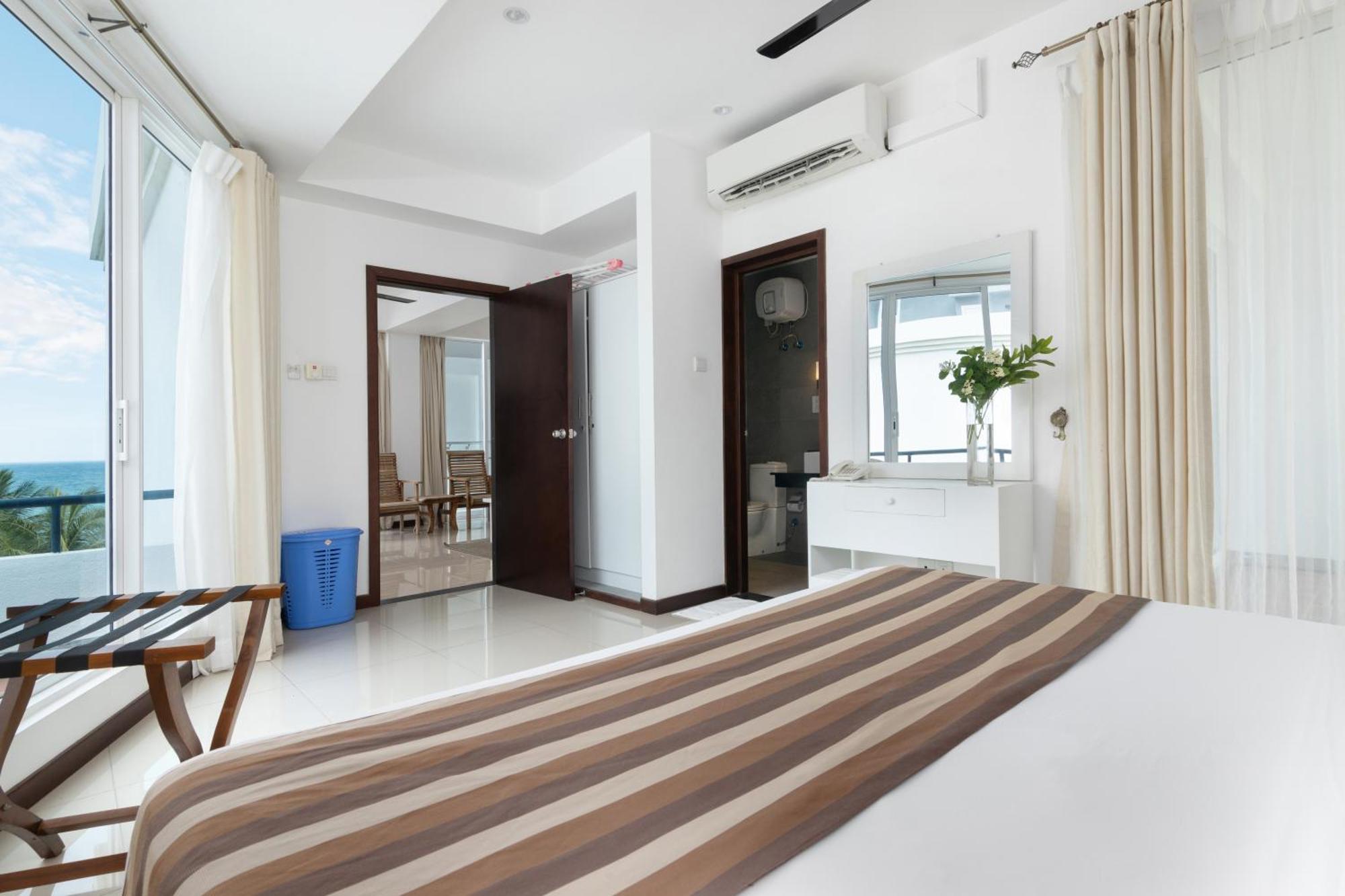 Oceanfront Condominium - Nilaveli Exteriör bild