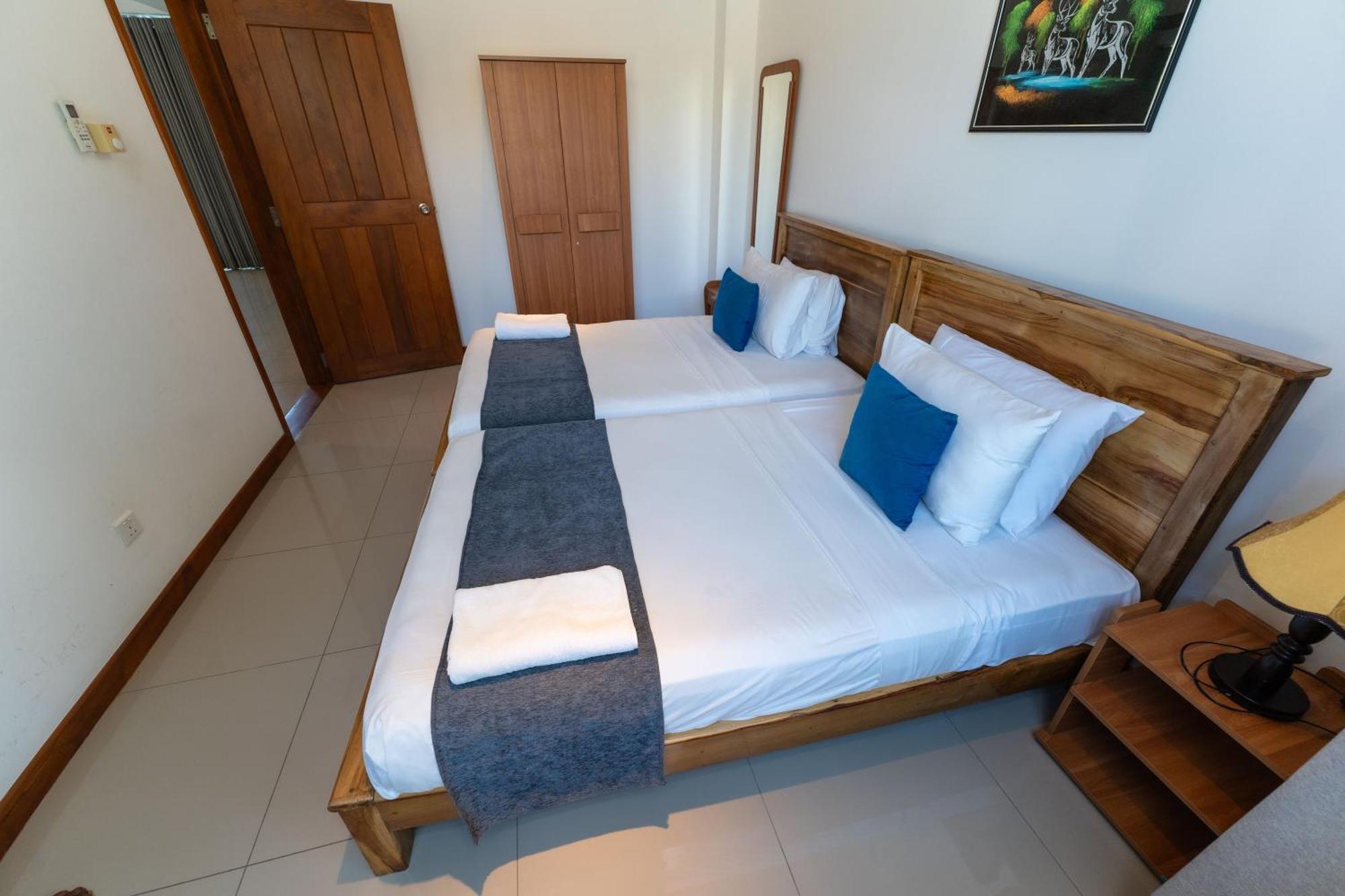 Oceanfront Condominium - Nilaveli Exteriör bild